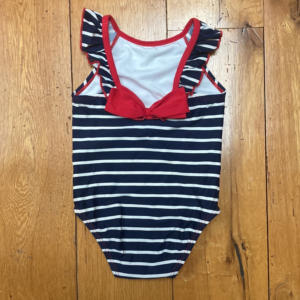 Adorable Hanna swim